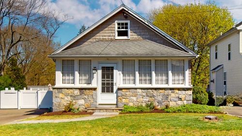 21 Nichols Ave, Stamford, CT, 06905-2227 | Card Image