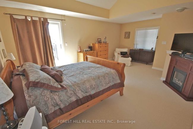 3298 Flagstone Dr, House attached with 4 bedrooms, 3 bathrooms and 2 parking in Mississauga ON | Image 10