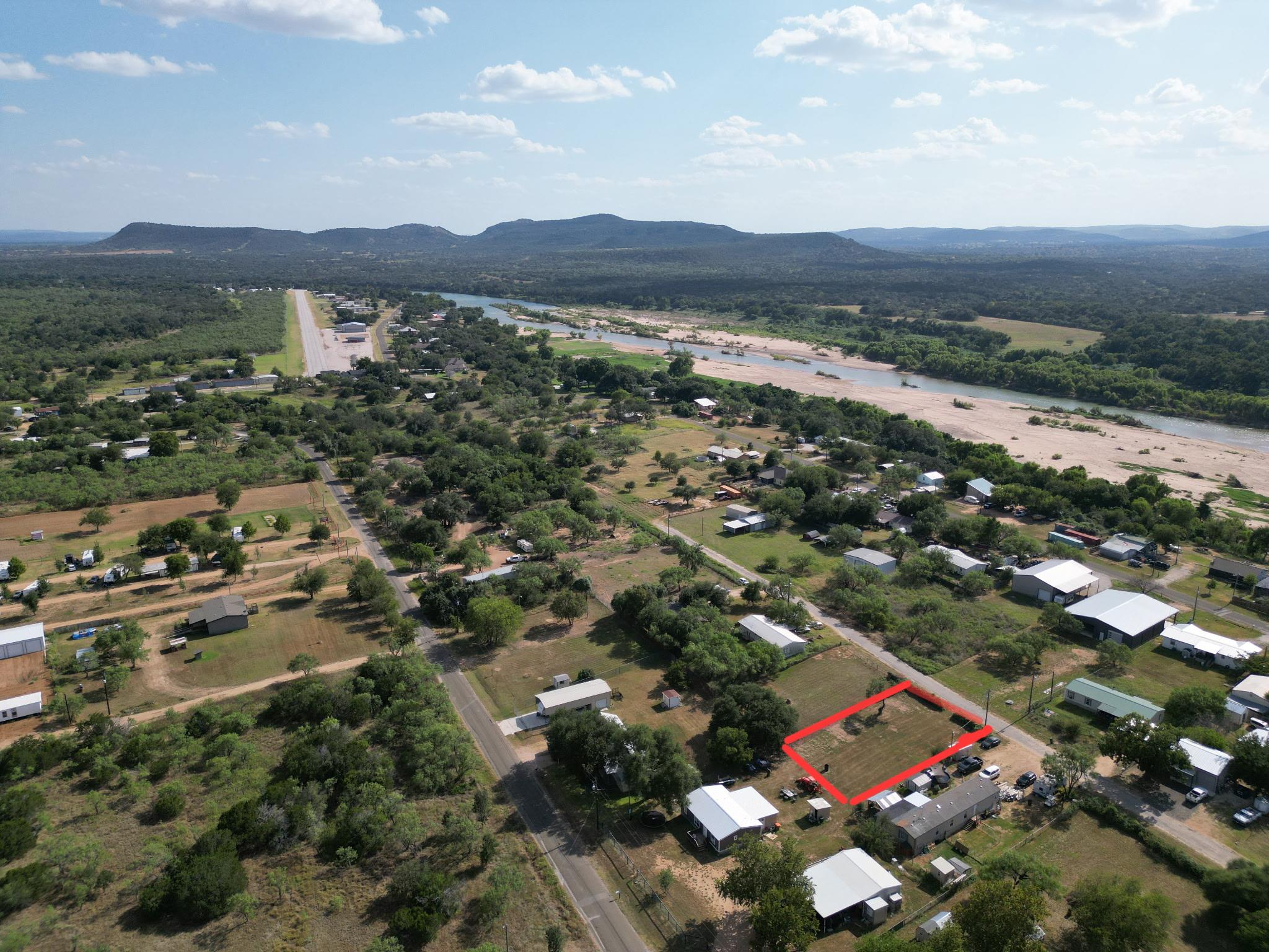 Land in Kingsland 3