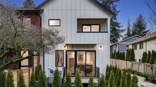 b-9511 132nd Ave Ne, Kirkland, WA, 98033-5212 | Card Image