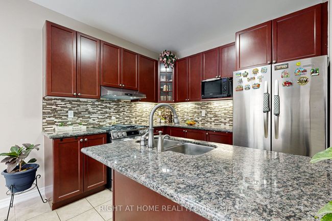 16 Sculptor St, House attached with 4 bedrooms, 3 bathrooms and 1 parking in Brampton ON | Image 10