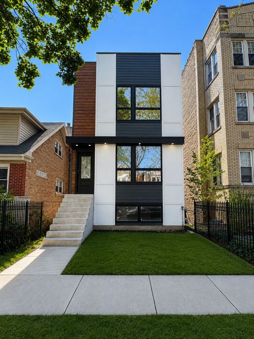 4020 Francisco Ave, Chicago, IL, 60618-2602 | Card Image