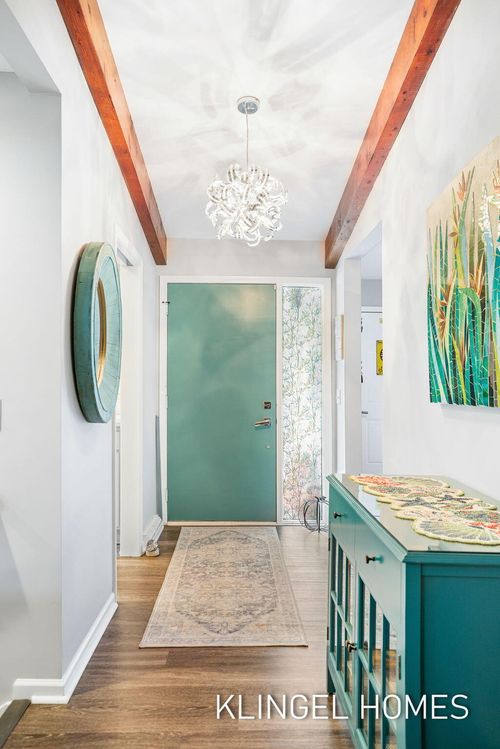 17982 N Fruitport Rd, Spring Lake, MI, 49456-1568 | Card Image