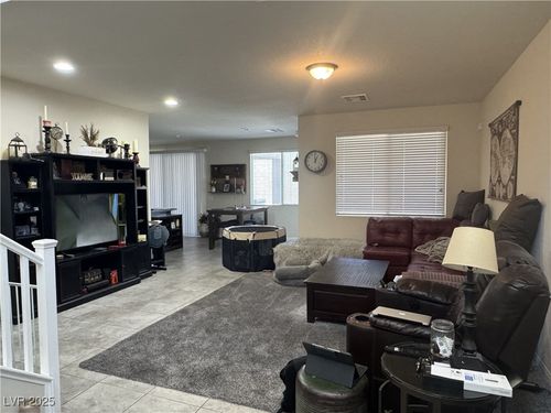 933 Kimbark Ave, Las Vegas, NV, 89148-5069 | Card Image