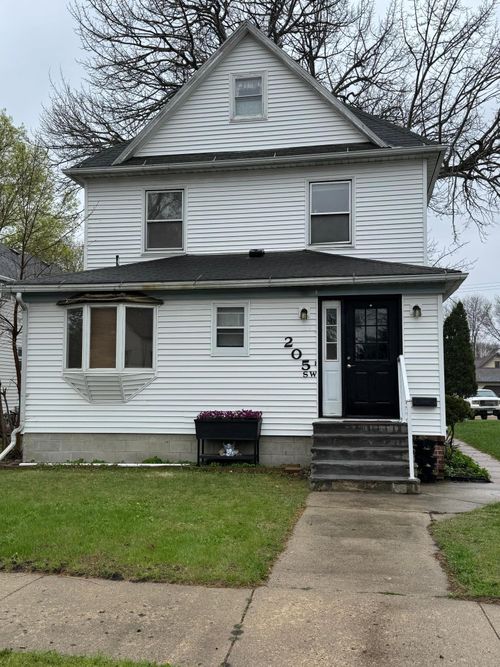 205 Walnut St Sw, Sleepy Eye, MN, 56085-1347 | Card Image