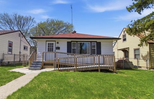 5919 N 67th St, Milwaukee, WI, 53218-1933 | Card Image