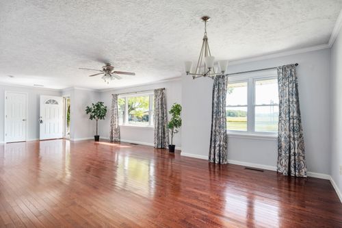 305 N Broad St, Mooreland, IN, 47360-9716 | Card Image