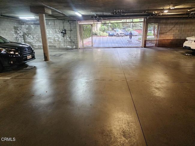 garage entrance | Image 35