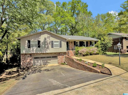 2225 Myrtlewood Dr, HOOVER, AL, 35216-5123 | Card Image