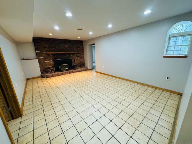 29 Ralph St, House other with 5 bedrooms, 2 bathrooms and null parking in Moosup CT | Image 7