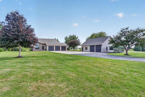 5542 E L T Townline Road, Turtle, WI, 53511 | Card Image