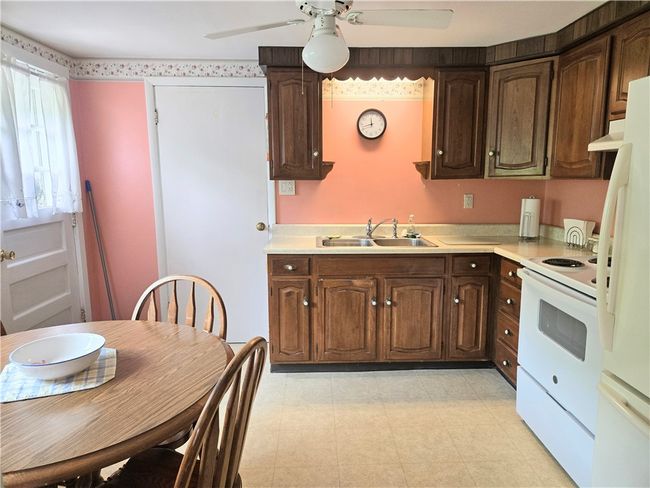 1126 Slate Point Rd, House other with 3 bedrooms, 1 bathrooms and 1 parking in Vandergrift PA | Image 10
