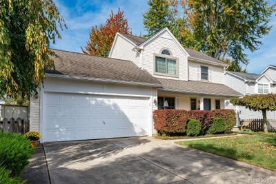 7827 Briarbrook Drive, Home with 3 bedrooms, 1 bathrooms and null parking in Ypsilanti Twp MI | Image 2