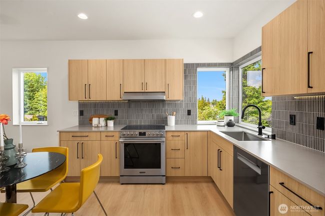 B - 3650 51 St Ave Sw, Townhouse with 2 bedrooms, 2 bathrooms and null parking in Seattle WA | Image 6