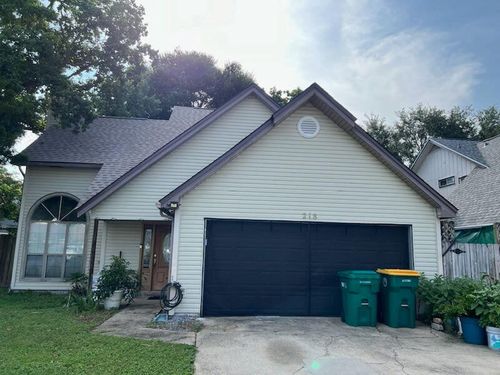 218 Woodland Park Cir, Mary Esther, FL, 32569-1569 | Card Image