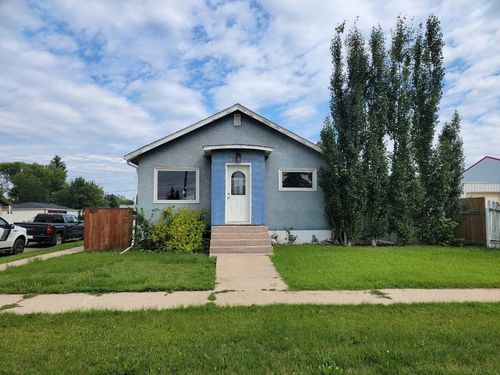 302 2 Ave E, Hanna, AB, T0J1P0 | Card Image