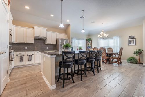 133 Grand Vw, Floresville, TX, 78114-6690 | Card Image