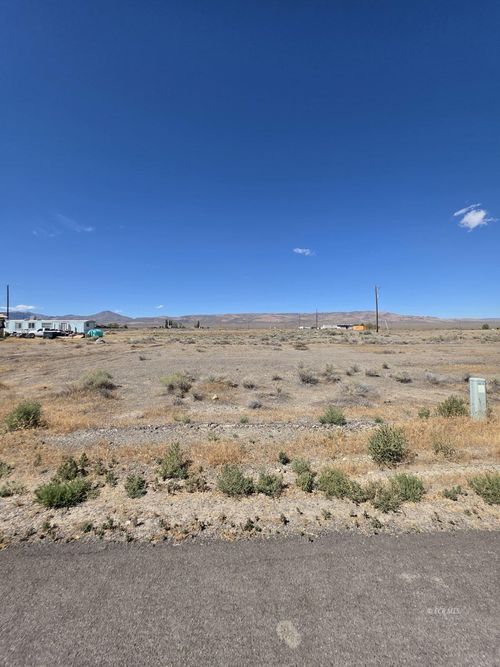 3076 Crescent Ave, Crescent Valley, NV, 89821-8025 | Card Image