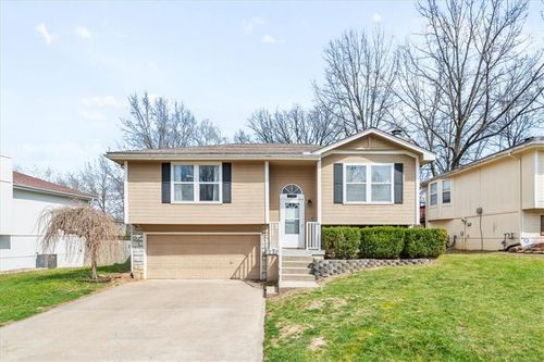 1723 S Whitney Dr, Independence, MO, 64057-2051 | Card Image