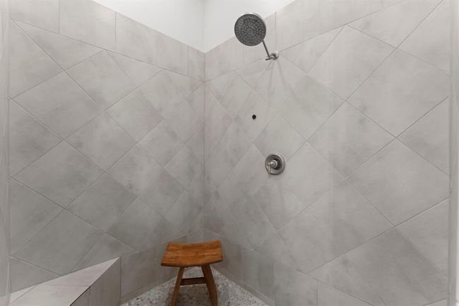 Large walk in shower with bench | Image 21