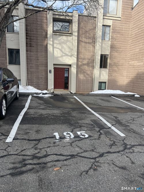 195-195 Burgundy Hill Ln, Middletown, CT, 06457-6358 | Card Image