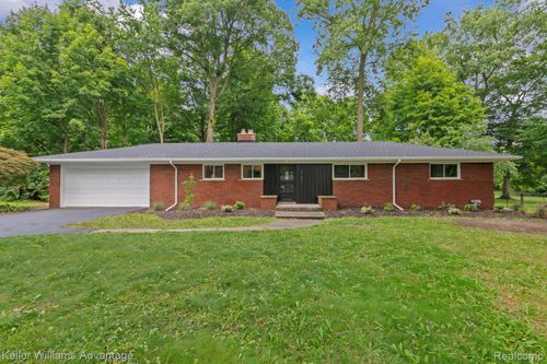 31651 Staman Cir, Farmington Hills, MI, 48336-1849 | Card Image