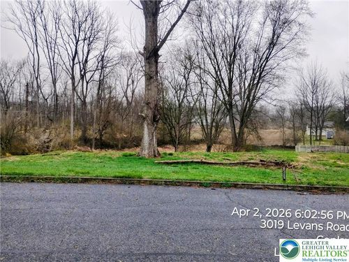 3917 Buchanan St, Coplay, PA, 18037-2230 | Card Image