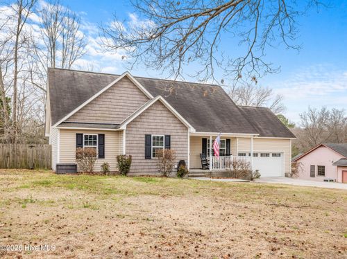 387 Bannermans Mill Rd, Richlands, NC, 28574-8105 | Card Image