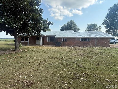 620 Dock St, Rector, AR, 72461-8647 | Card Image