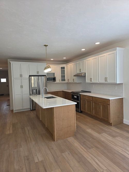 9-18 Integrity Drive, Rutland, MA, 01543 | Card Image