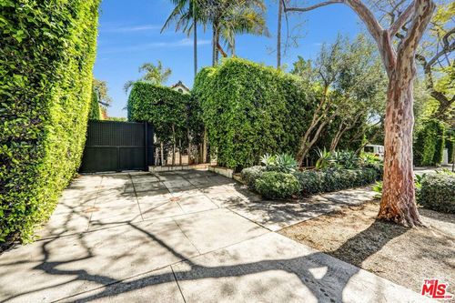 934 N Sweetzer Ave, West Hollywood, CA, 90069 | Card Image