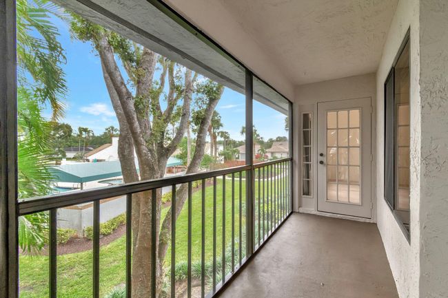 APT-1005 - 7509 Glendevon Ln, Condo with 2 bedrooms, 2 bathrooms and null parking in Delray Beach FL | Image 8