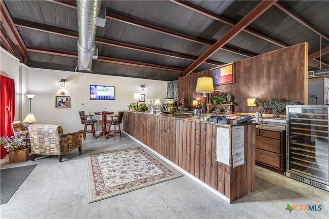 592 Dagg Rd, Home with 1 bedrooms, 2 bathrooms and null parking in Yoakum TX | Image 11