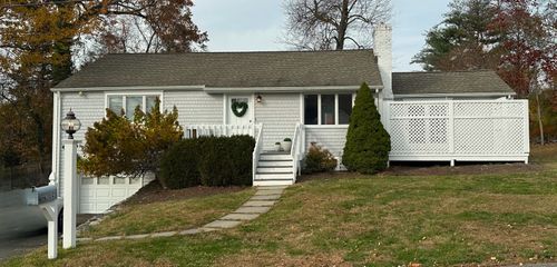 2 Deletta Ln, Westport, CT, 06880-4515 | Card Image