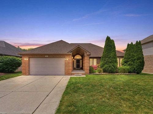 41891 Clinton Pines Dr, Clinton Township, MI, 48038-2206 | Card Image
