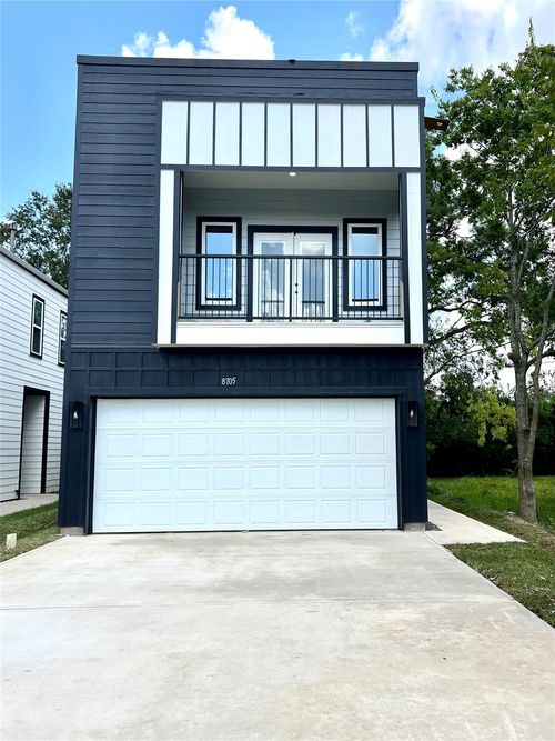 8705 Sunderland Rd, Houston, TX, 77028-1651 | Card Image