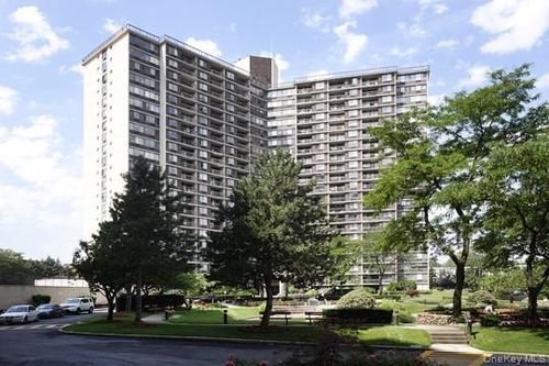 apt-19y-2 Bay Club Dr, Bayside, NY, 11360-2933 | Card Image
