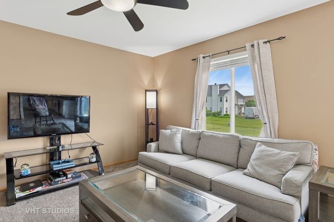 2477 Smithfield Ct, House other with 3 bedrooms, 3 bathrooms and 2 parking in Aurora IL | Image 9