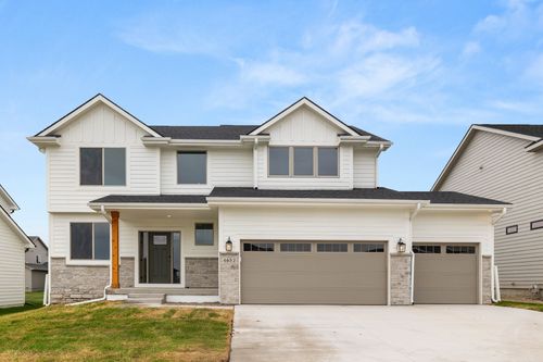 4652 177th St, Waukee, IA, 50263-6411 | Card Image