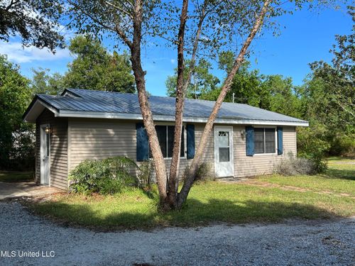 416 Jeff Davis Avenue, Waveland, MS, 39576 | Card Image