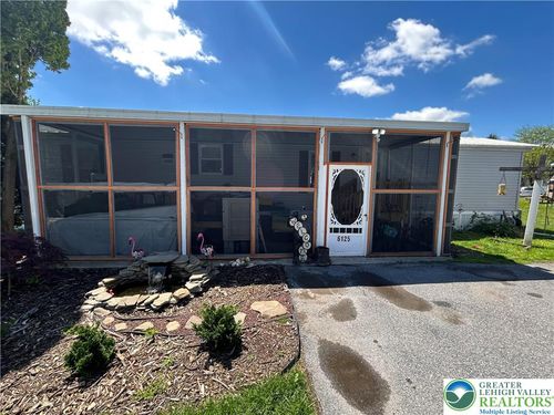 6125 Usina Ct, Slatington, PA, 18080-3046 | Card Image