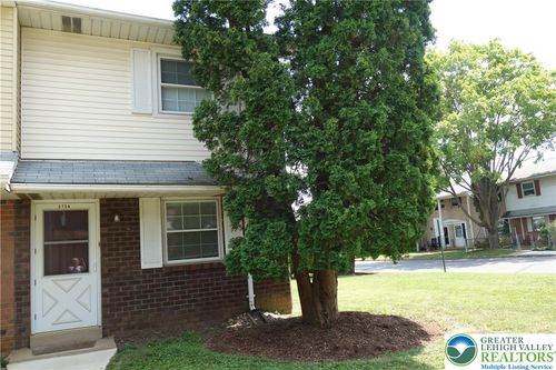 2754 Suzanne Way, Allentown, PA, 18109-3053 | Card Image