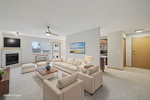 apt-401-8206 Starr Grass Dr, Madison, WI, 53719-4579 | Card Image