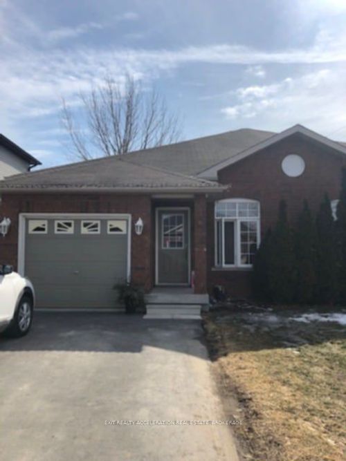 34 Beverly St, Napanee, ON, K7R3X7 | Card Image