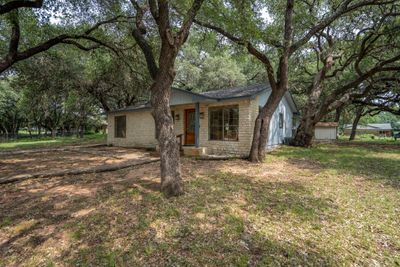 407 Pecan Creek Drive, House other with 3 bedrooms, 2 bathrooms and 6 parking in Horseshoe Bay TX | Image 3