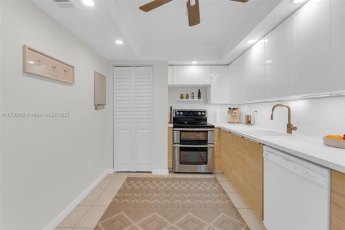 apt-802-17720 N Bay Rd, Sunny Isles Beach, FL, 33160-2893 | Card Image