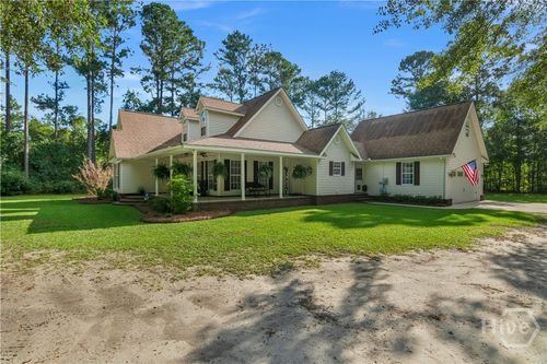 831 John Wells Rd, Hinesville, GA, 31313-6612 | Card Image
