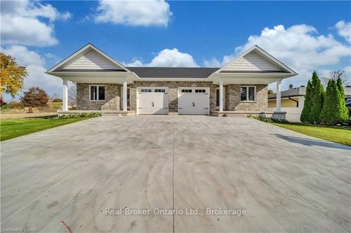 211 Queen St S, Harriston, ON, N0G | Card Image