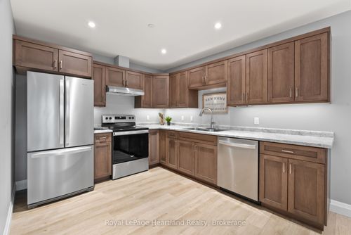 201-187 Victoria Street W, North Huron, ON, N0G2W0 | Card Image