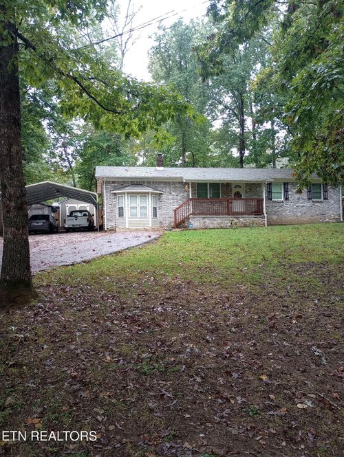 1015 Myrtle Ave, Crossville, TN, 38555-5330 | Card Image